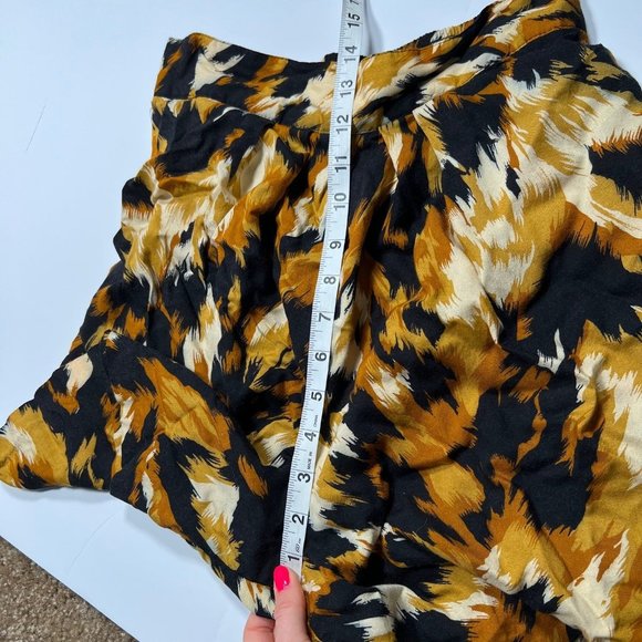 Vintage 80s/90s Elastic Waist High Rise Printed Shorts - Picture 10 of 12